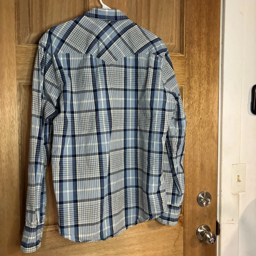 Levi's men’s‎ Light and Dark Blue Checkered Shirt size L